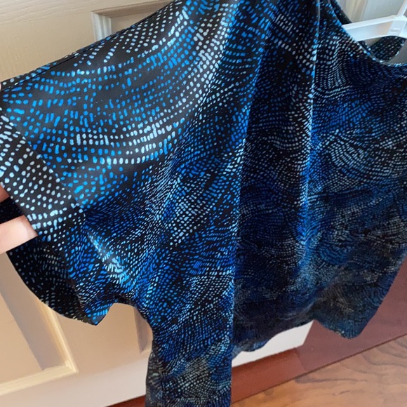 Forever21 loose top, deep V back, - Picture 4 of 4